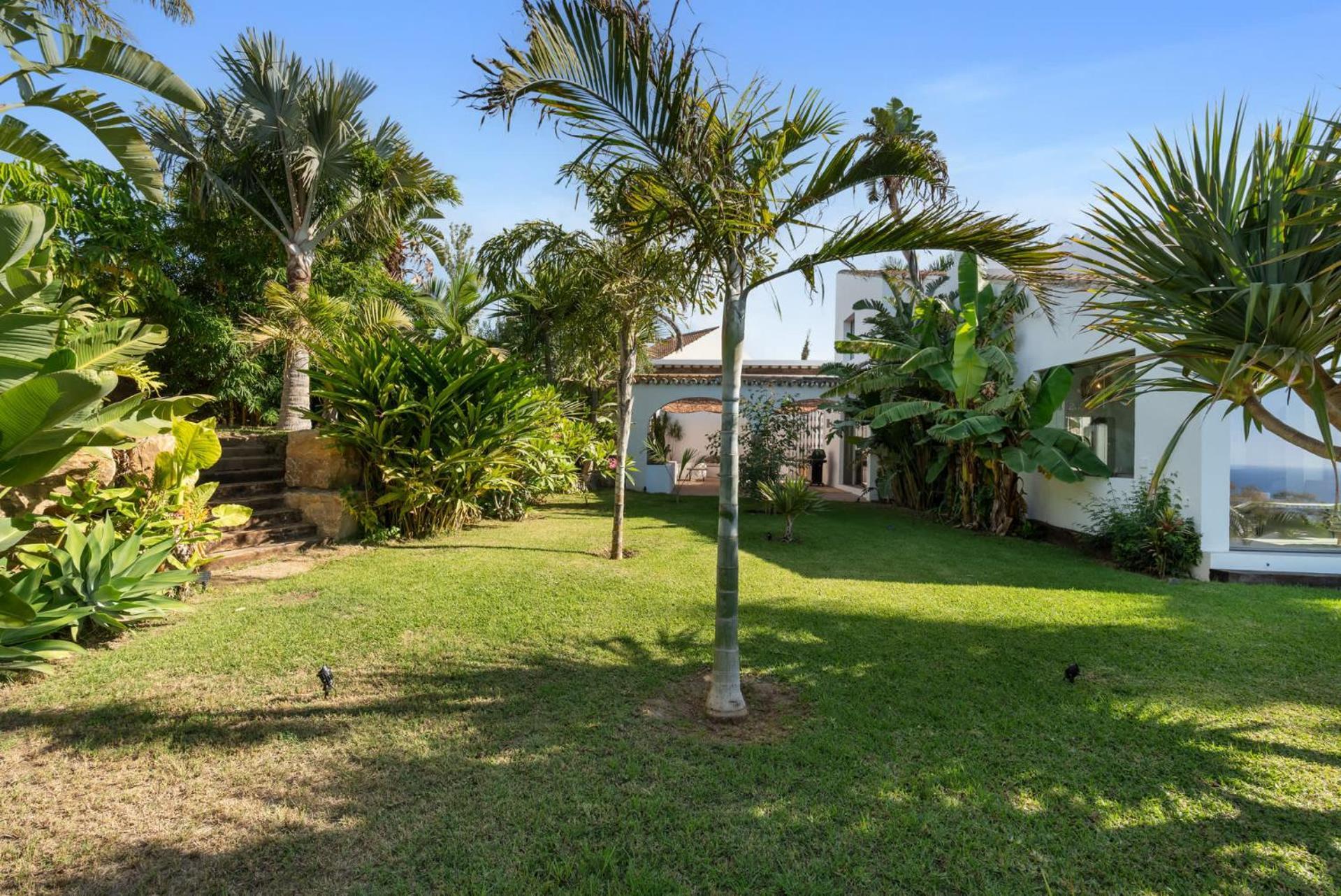 Bed & Breakfast In Villa Eden Palm Benalmadena Exterior photo